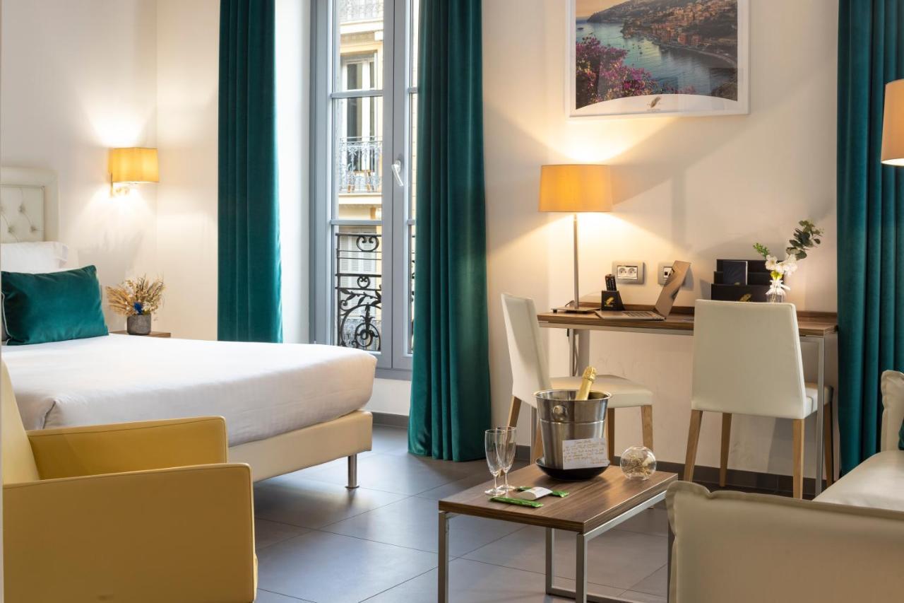 Azur Riviera Hotell